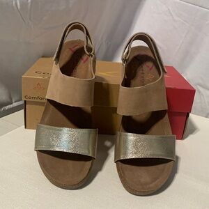 Comfortiva seeley women’s sandal